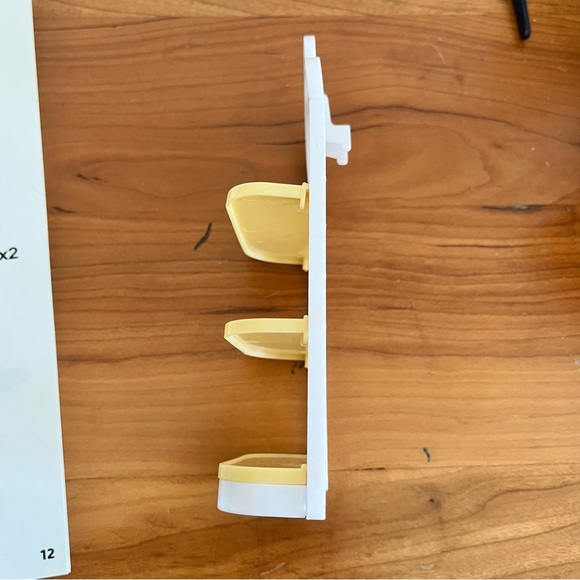 Zuru Mini Brands Mini Disney Store Edition Display Piece Replacement Piece - Picture 3 of 6